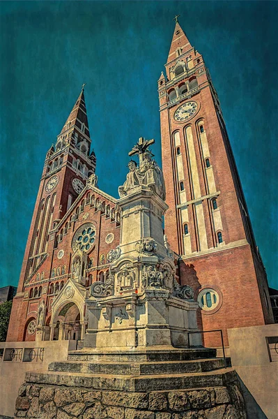 Vieille photo avec l'église votive de Notre-Dame de Hongrie à Szeged — Photo