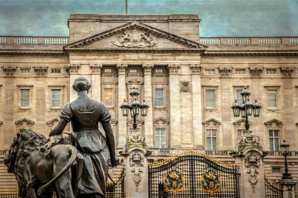 Foto antigua con el Palacio de Buckingham, Londres, Reino Unido — Foto de Stock