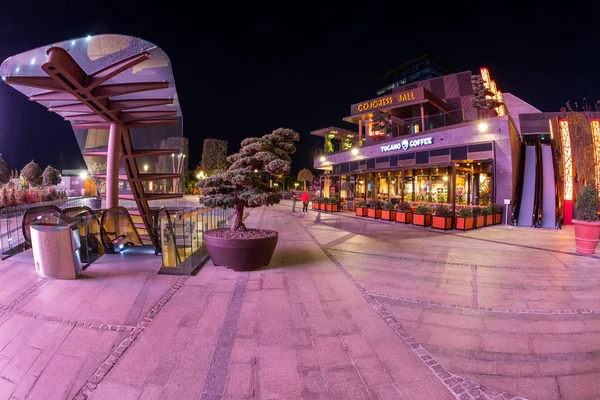 Vista noturna de Iulius Town, Timisoara, Roménia — Fotografia de Stock