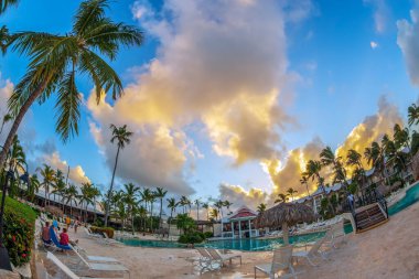 PUNTA CANA, DOMINICAN Cumhuriyet - 15 Mart 2020: Karayip bölgesindeki Büyük Antiller takımadasının bir parçası olan Dominik Cumhuriyeti 'nde tatil beldesi.