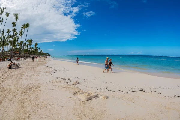 Punta Cana Dominican Republic March 2020 Красивий Піщаний Пляж Туристами — стокове фото