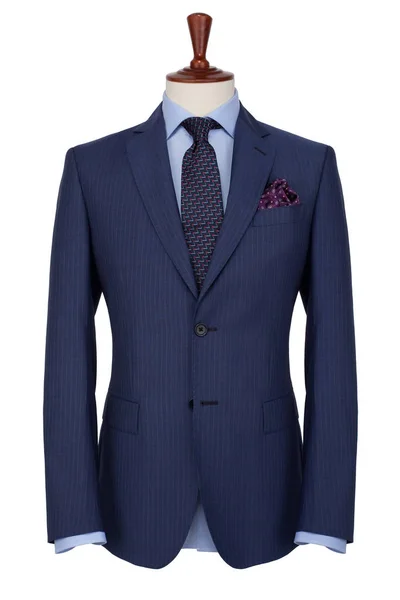 Klasik erkek mavi ceket, gömlek ve kravat beyaz arka plan üzerinde izole terziler manken üzerinde.