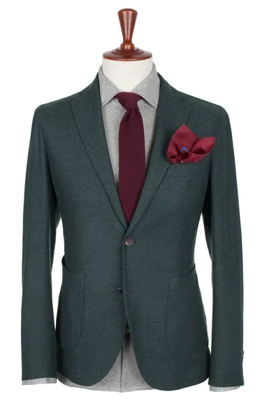 lüks erkek yeşil ceket, gri gömlek, bordo kravat, cebinde bordo mendil, terzi manken, kırpma, beyaz arka plan üzerinde izole ayarlayın