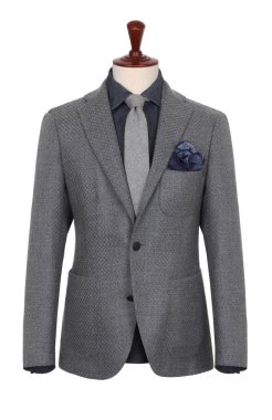 Lüks erkek gri ceket, gri gömlek ve gri kravat, mavi eşarp, manken terzi seti, kırpma, beyaz arka plan üzerinde izole