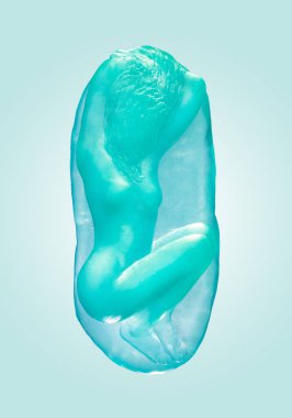 Çıplak kız, parlak Turkuaz rengi, hassas gölge, kristal, taş heykeli şeklinde güzel şeffaf sabun