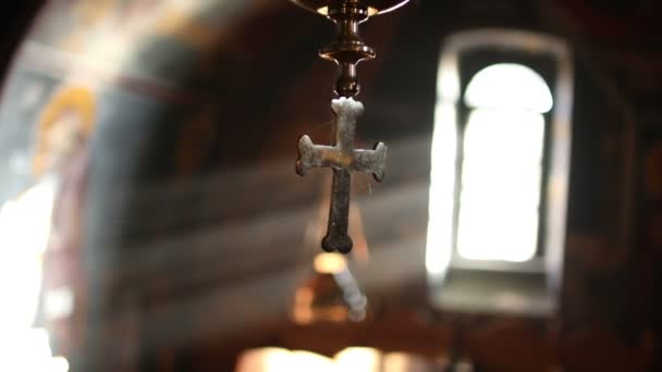 Das heilige Kreuz in der christlichen Kirche — Stockvideo