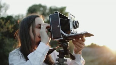 Fotoğrafçı geniş format kamera çekim önce özelleştirir