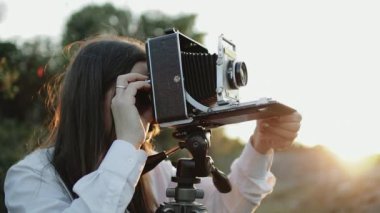 Fotoğrafçı geniş format kamera çekim önce özelleştirir
