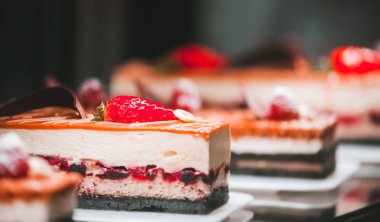 Pastane kek farklı tipleri ile vitrin