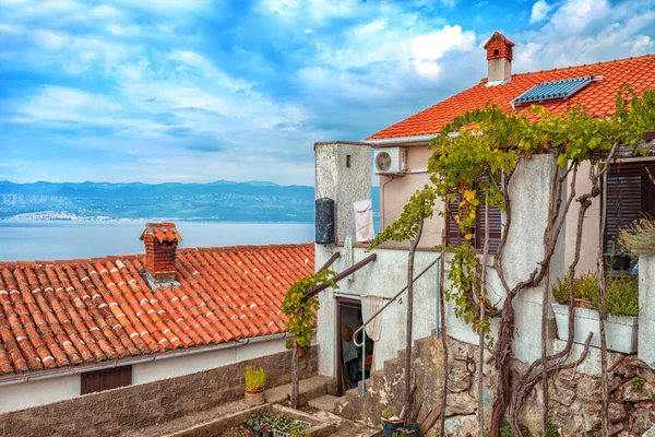 Старые Дома Морским Пейзажем Врбнике Острове Крк Хорватия — стоковое фото
