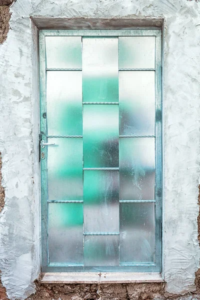 Porta Dianteira Metal Brilhante Casa Pedra Velha — Fotografia de Stock