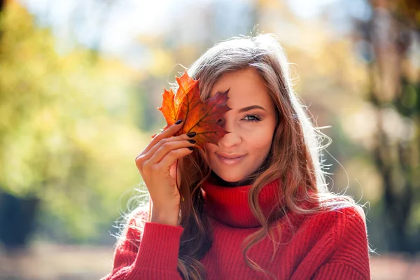 Natural Woman Holding Colorful Autumn Leaf Bright Sunlight — Stock Photo, Image