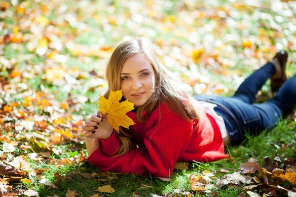 Natural Woman Holding Colorful Autumn Leaf Lying Lawn Park — Stock Photo, Image