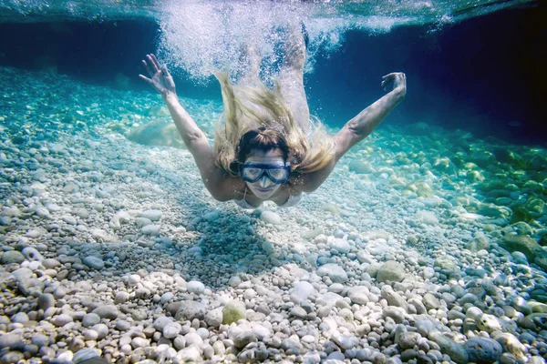 Plongée Apnée Dans Mer Tropicale Femme Avec Masque Plongée Sous — Photo