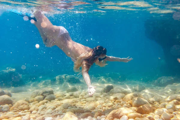 Woman Snorkeling Clear Sea Water — Stock Photo, Image