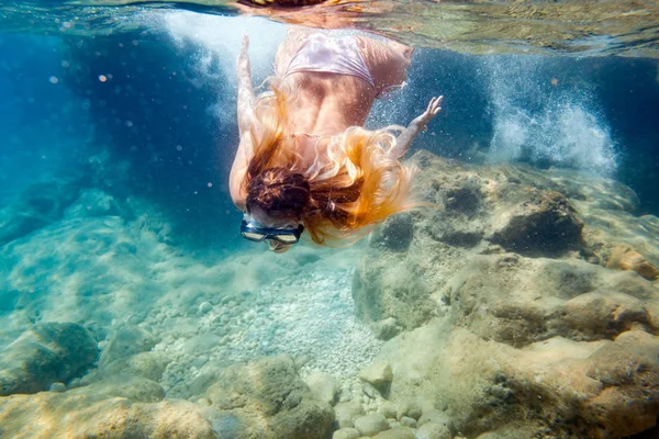 Young Woman Snorkeling Underwater Clear Tropical Water — Stock Photo, Image