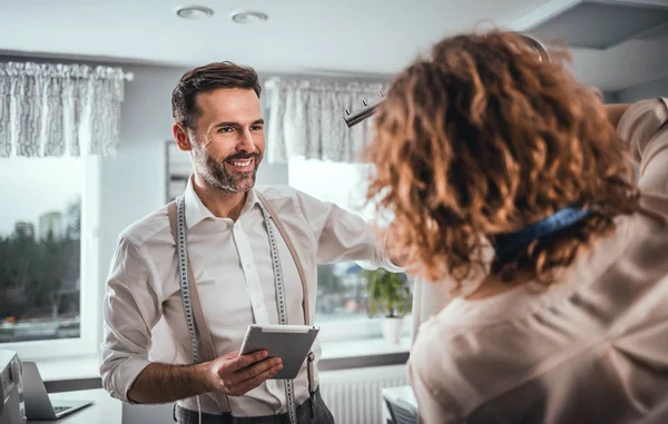 Professionelle Schneiderinnen Bei Der Arbeit Modedesign Studio — Stockfoto