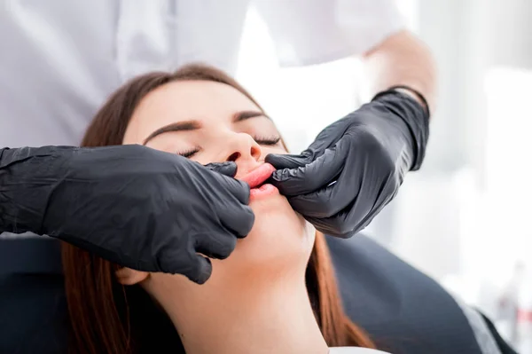 Massage Enlarging Lips Beauty Salon — Stock Photo, Image