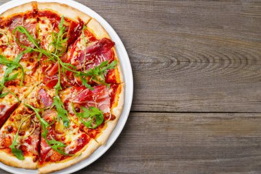 İtalyan prosciutto ve roka pizza, kopya alanı