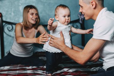 İlk adımları işi kız bebek