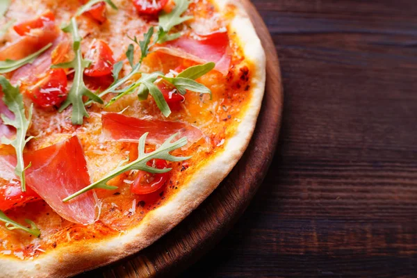 jambon pizza roka düz ile kopya alanı ile yatıyordu