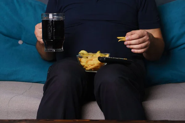 過食、座りがちな生活、食品中毒 — ストック写真