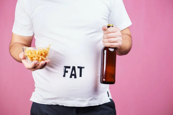 Переїдання, фаст-фуд, глютон, алкогольна залежність — стокове фото