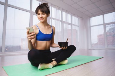 Kişisel diyetisyen, akıllı beslenme planlayıcısı app kullanarak