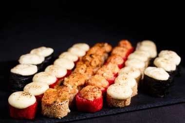 deniz ürünleri Restoran, pişmiş peynir ile rulo