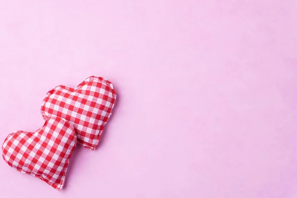 Handgemaakte hartvormige Valentijnsdag decoraties — Stockfoto