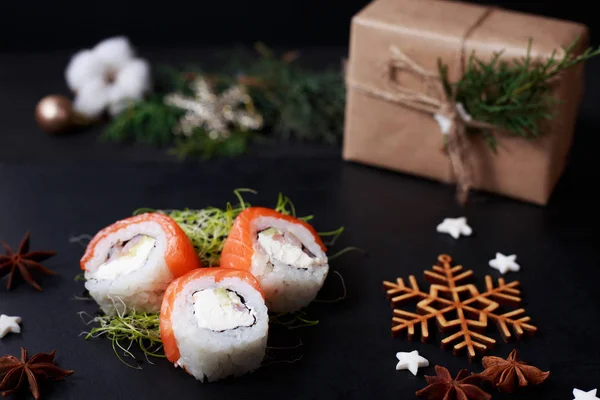 Szczęśliwego nowego roku kolacja, sushi, Kuchnia Japońska — Zdjęcie stockowe