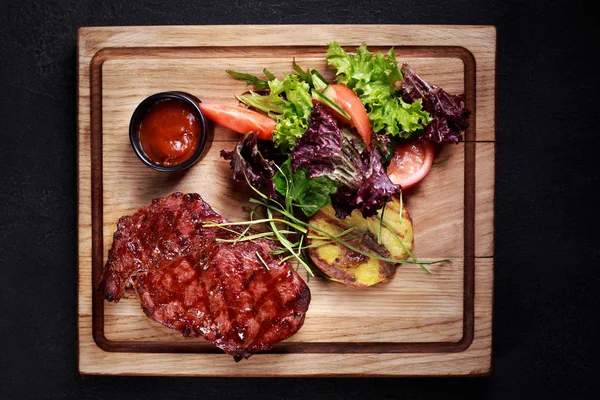 Menu restauracji Ribeye stek, grill i barbeque — Zdjęcie stockowe