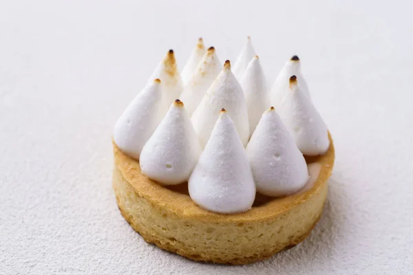 Klassieke dessert, citroen meringue taart — Stockfoto