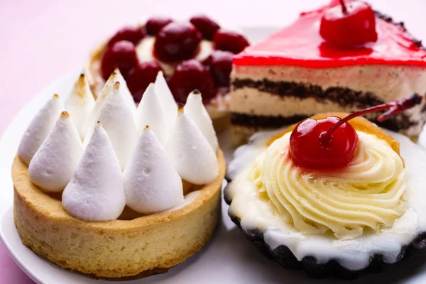 Sfondo dessert. deliziose torte assortite — Foto Stock
