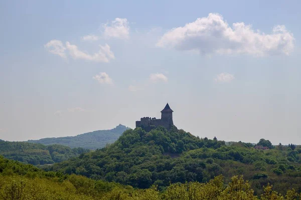 Вид Замок Somoska Словаччина — стокове фото