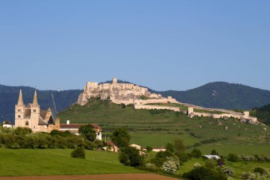 Görünümünü SPI Kalesi ve Manastırı Spisska kapitula, Slovakya