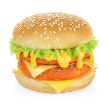 Beyaz arka plan üzerinde izole marul, peynir ve köri soslu balık burger
