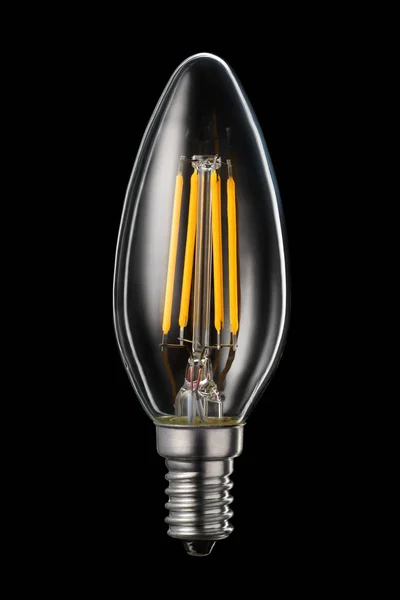 Классическая Прозрачная Светодиодная Лампочка Накаливания Свечи Изолирована Черном Фоне — стоковое фото
