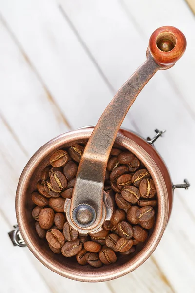 Traditionele Handmatige Koffie Slijper Burr Mill Wit Rustiek Planken — Stockfoto