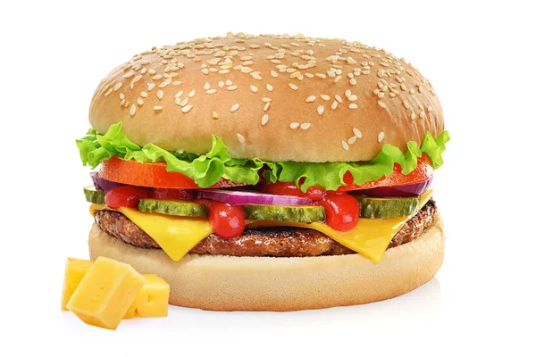 Klassieke cheeseburger geïsoleerd op wit — Stockfoto