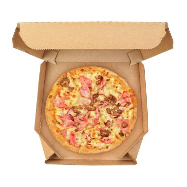 Paket kutusunda ki pizza izole