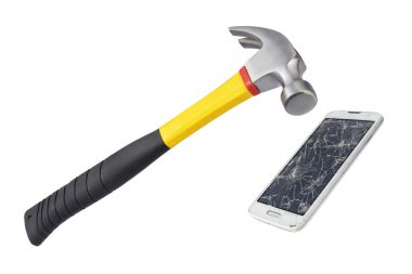 Hammer ve kırık kırılmış bozuk Smartphone izole