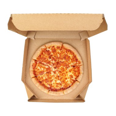 Beyaz arka planda izole edilmiş kahverengi lifli paket servis kutusuyla Napoli pizzası Margherita..