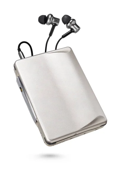 Lecteur Portable Métallique Avec Écouteurs Cassette Isolée Sur Fond Blanc — Photo