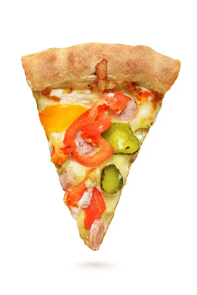 Rebanada Pizza Con Salchichas Pimienta Pepinillos Tomate Queso Aislados Sobre — Foto de Stock