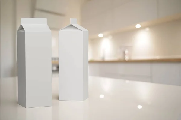 厨房内部的牛奶或果汁纸盒包装模型 — 图库照片