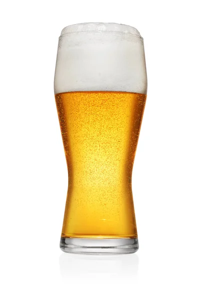 Volledig Glas Licht Geel Bier Geïsoleerd Witte Achtergrond — Stockfoto