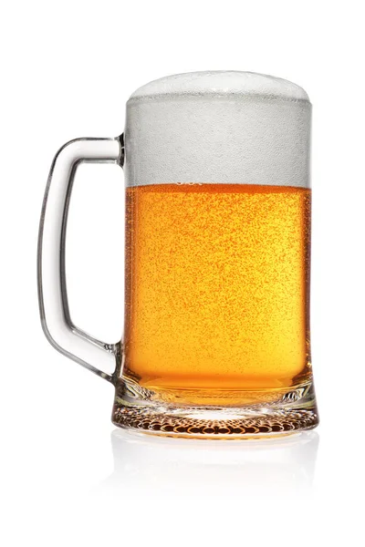 Plný Hrnek Světle Žlutého Piva Izolované Bílém Pozadí — Stock fotografie