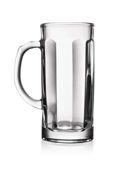 白い背景に隔離されたビールのための空の透明なマグカップ — ストック写真