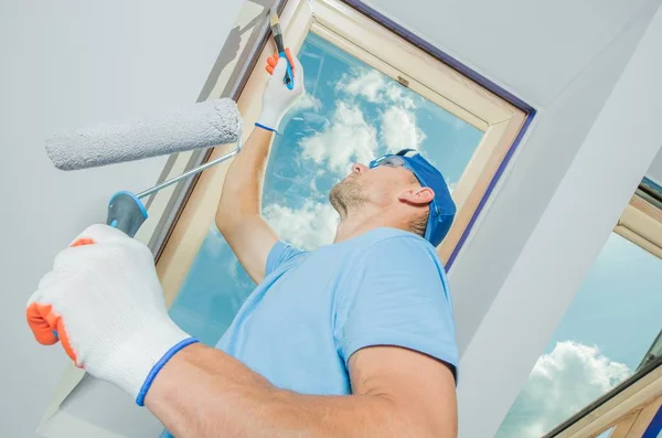 Painting Newly Constructed Home Walls Caucasian Painter Work — Stock Photo, Image